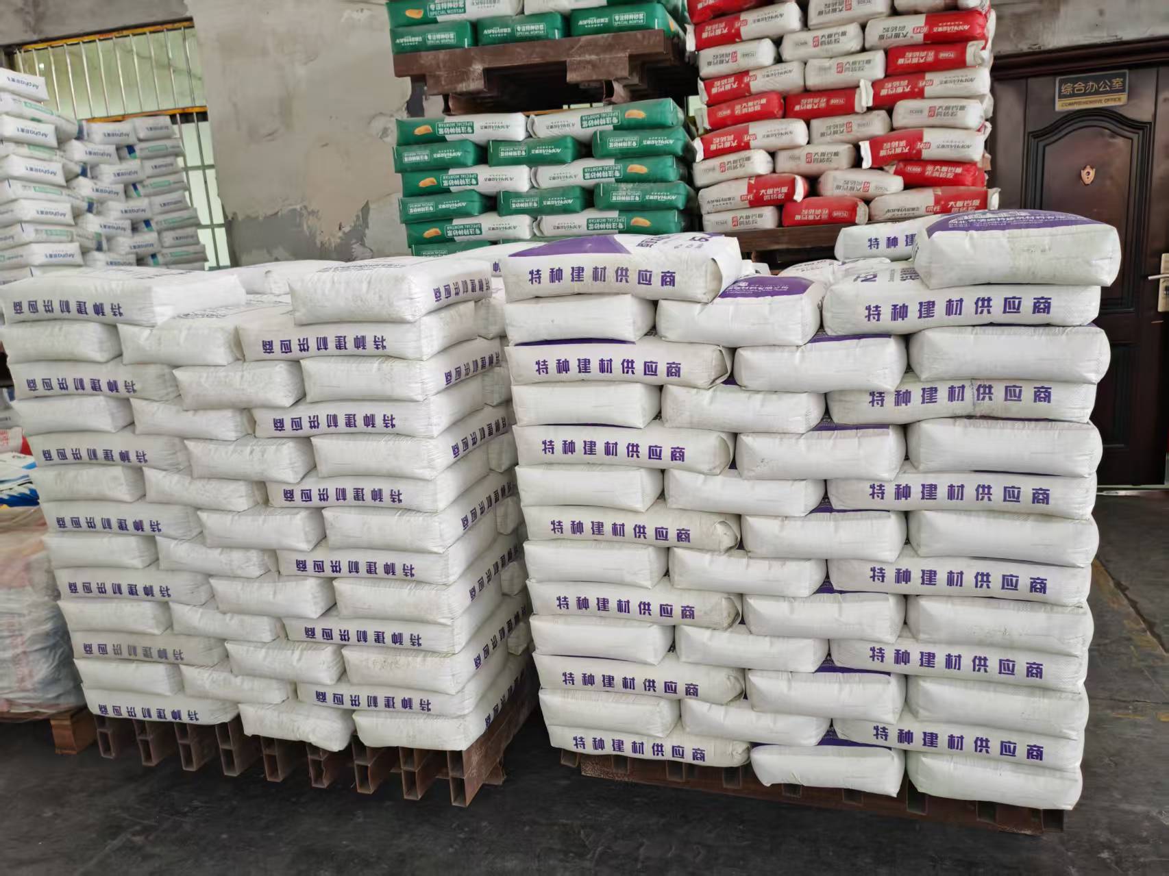 赤壁拱顶带模注浆料